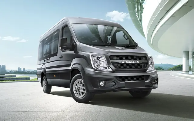 Force Urbania 10 Seater