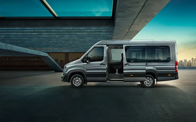 Force Urbania 17 Seater