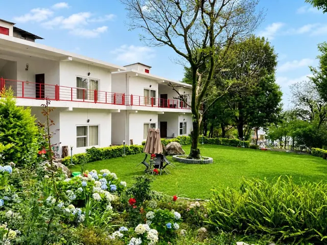 The Pahaadhi Cafe & Stay, Khanyara, Dharamshala